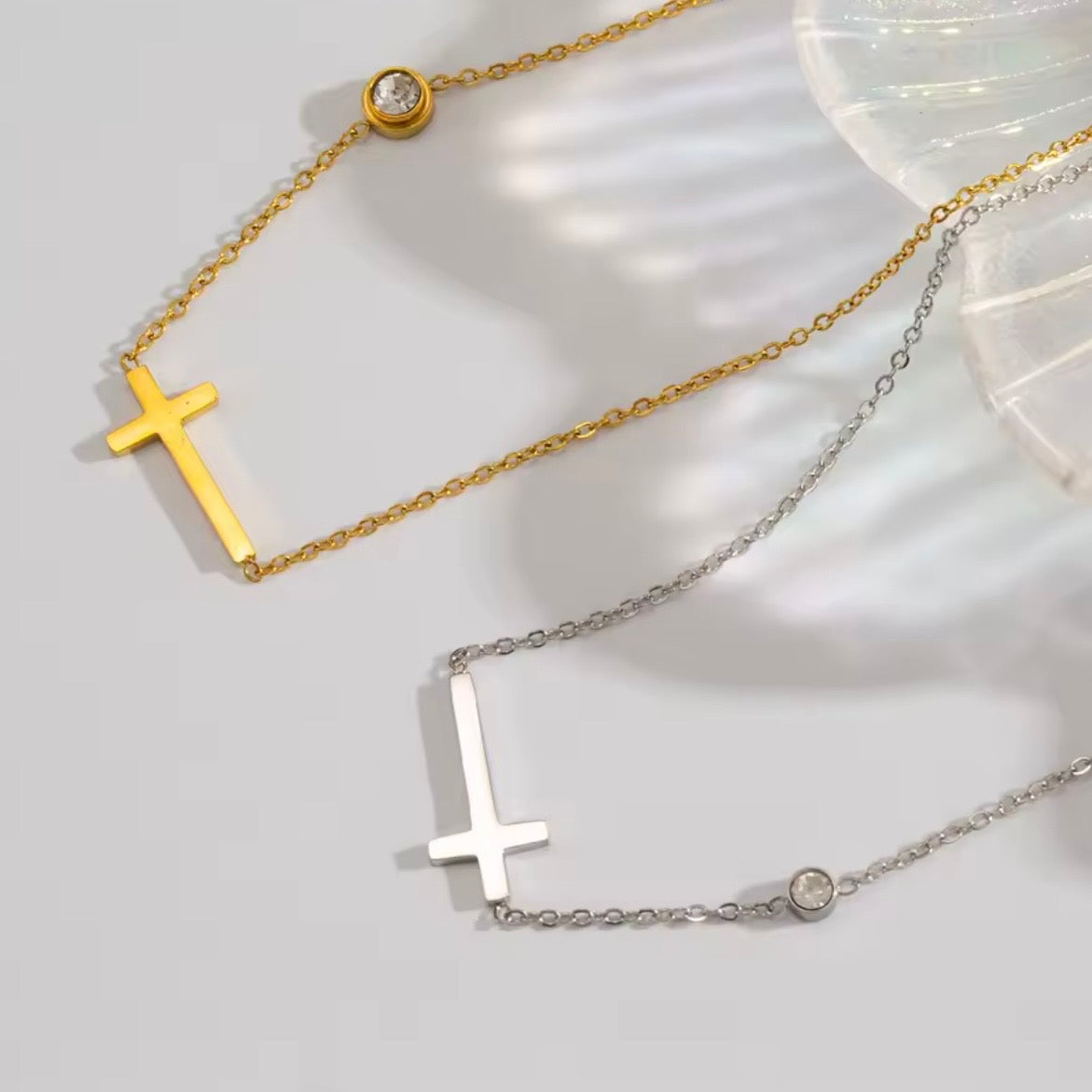 COLLAR CROSS