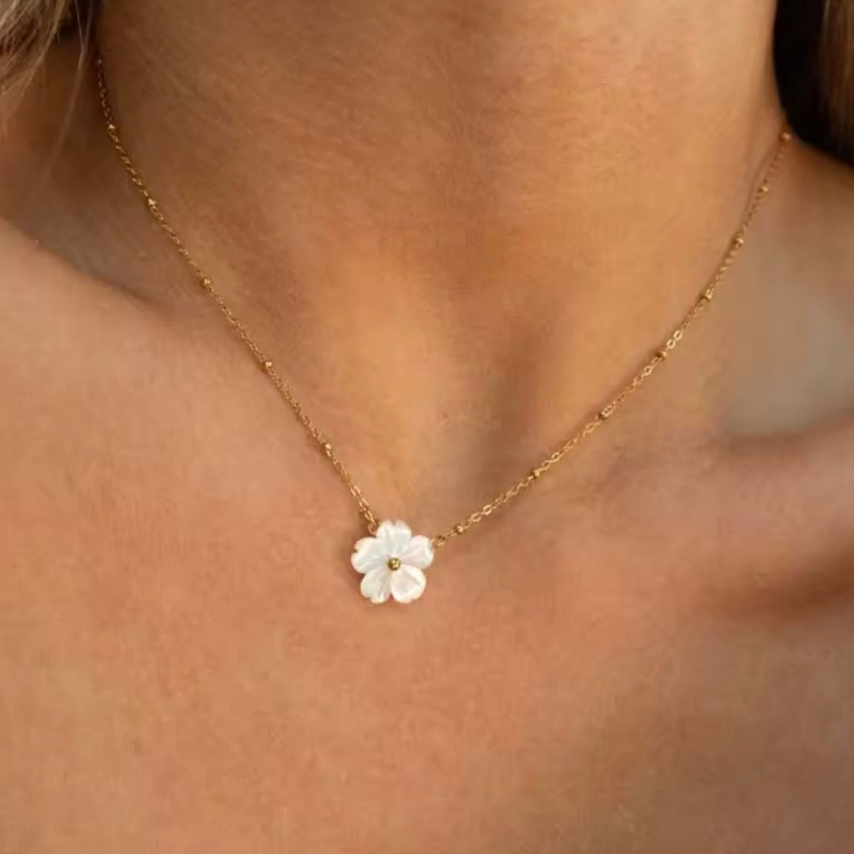 COLLAR FLOR NACAR