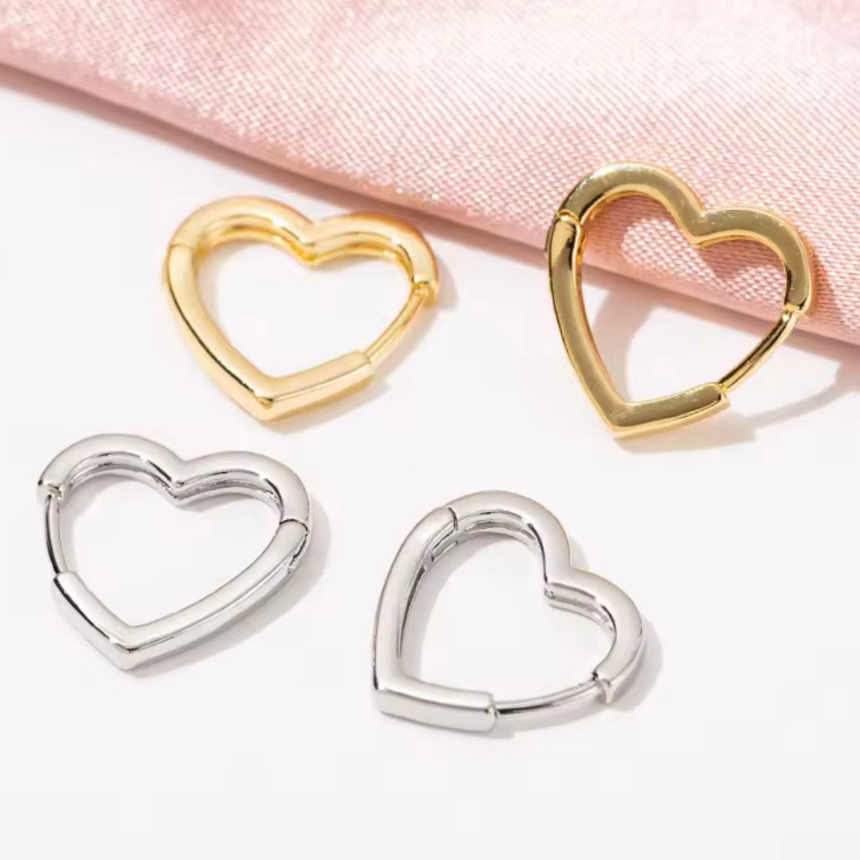 PENDIENTES LOVE